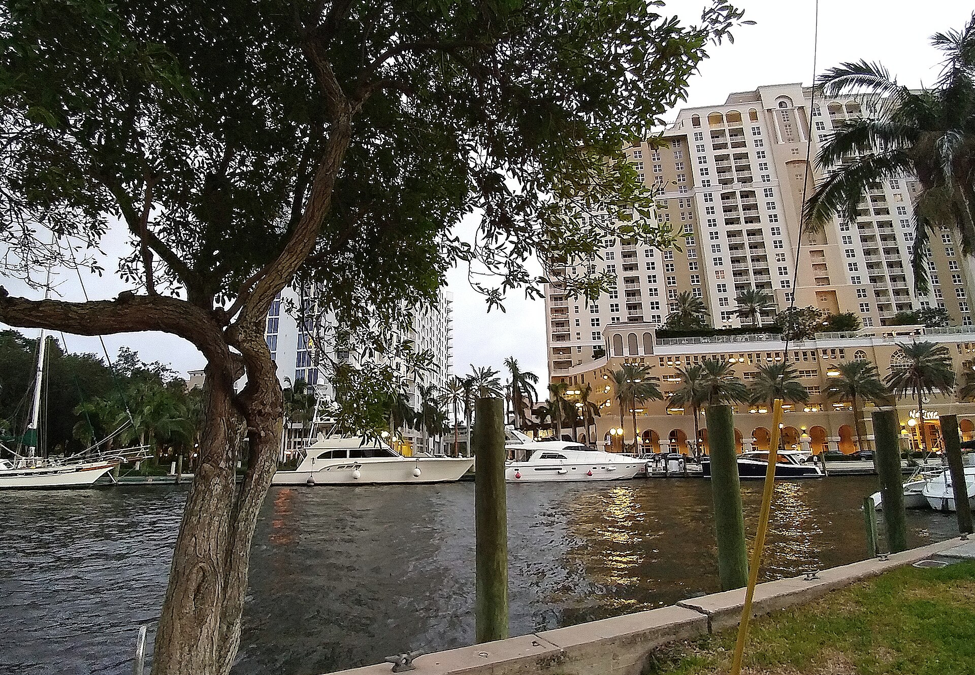 Fort Lauderdale riverwalk evening