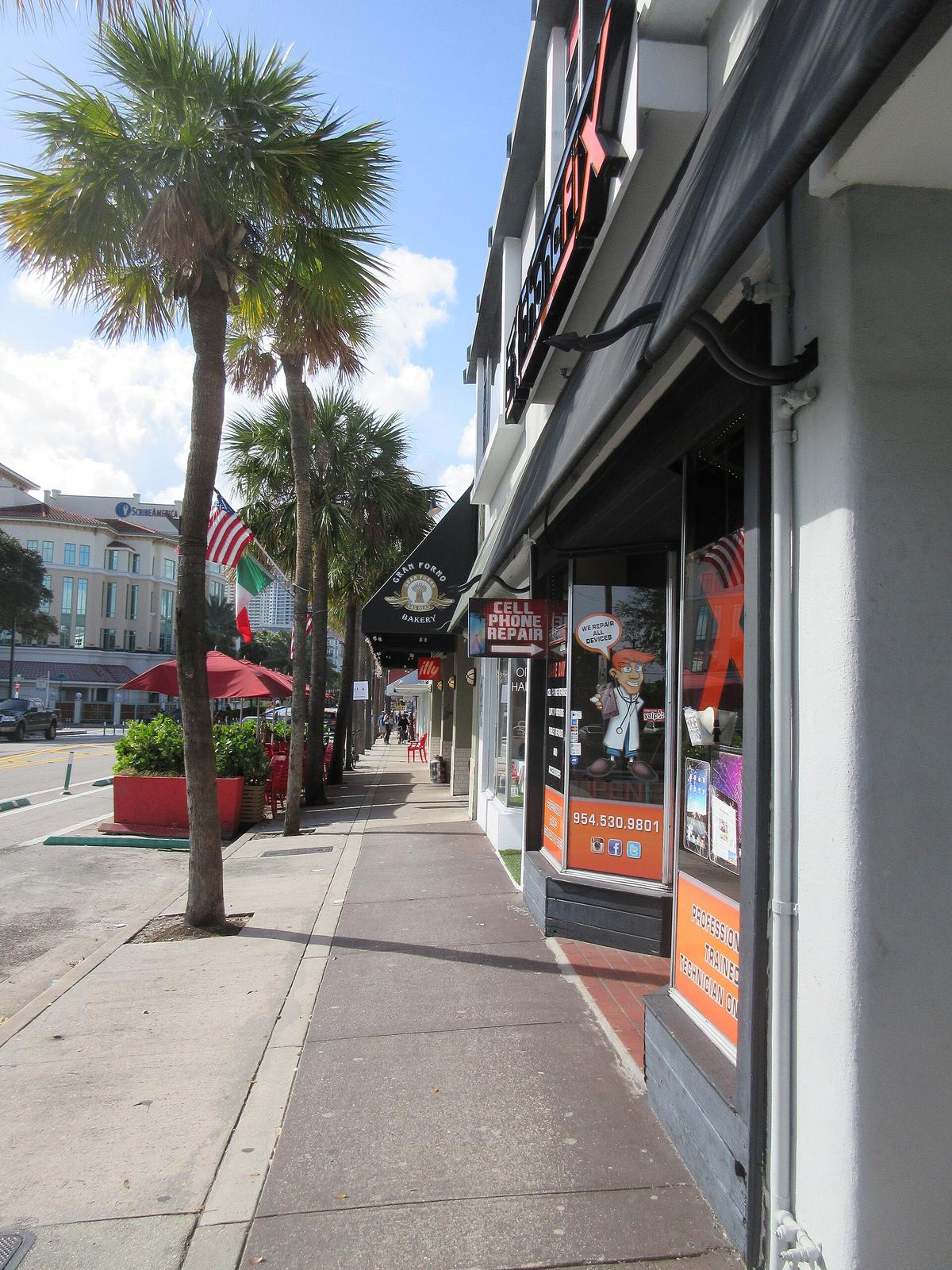 Las Olas evening dining